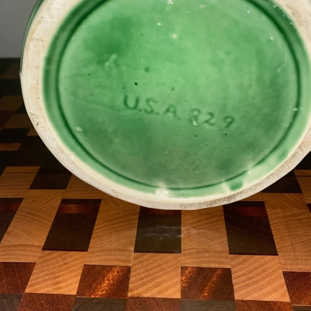 Vintage Shawnee Pottery Fluted Double Dove Green Glaze Ceramic Art Deco Vase 9”H
